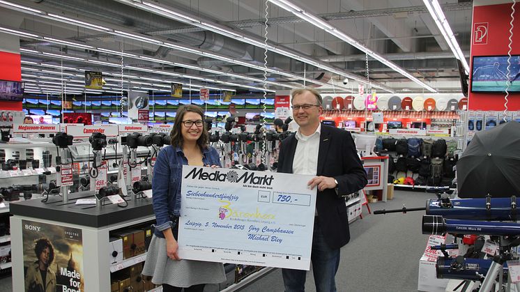 Media Markt organisiert Spendenaktion für Bärenherz im Paunsdorf Center