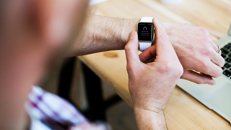 Nå kan du styre alarmen med Apple watch