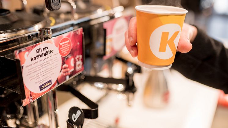 Projektet "Räddat Kaffe" har bidragit till att Löfbergs svinn av rostat kaffe är nere på rekordlåga 0,3 procent. 