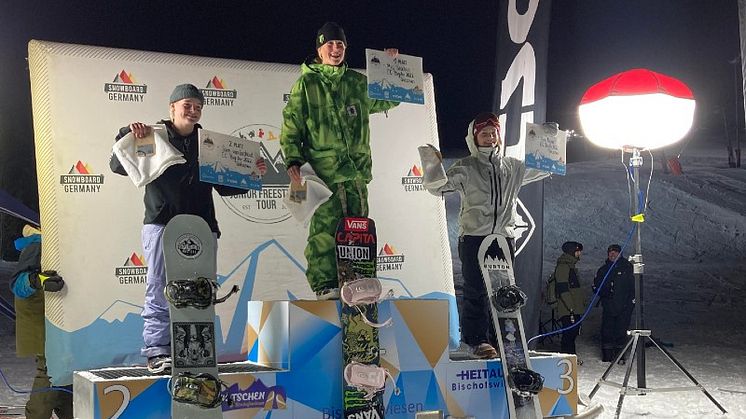 Tova Nejne, Klimpfjälls Alpina, tog tredjeplatsen i big air på Europacupen i Tyskland.