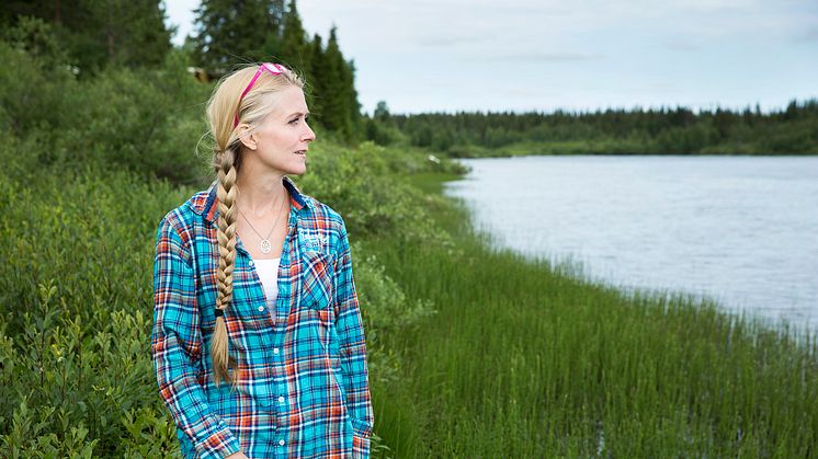 Carina Henriksson  skapar och producerar nordlig scenkonst i nystartade bolaget GlesbygdsDivan AB.