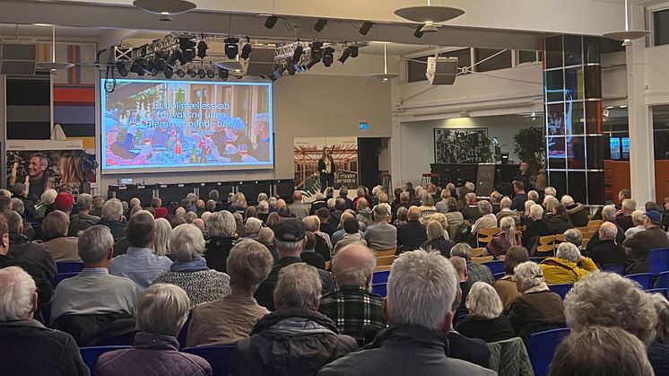 Stort fremmøde til borgermøde i Holbæk om nyt boligfællesskab for voksne mennesker 