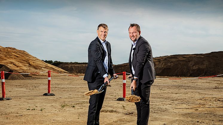 Esbjerg’s mayor, Jesper Frost (right), attended Resource’s ground-breaking ceremony with Quantafuel’s Project Director and Resource Denmark’s Chairman, Erik Rynning.  
