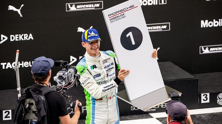Dansk triumf i Tyskland: Bastian Buus tog sejren i Porsche Carrera Cup Deutschland