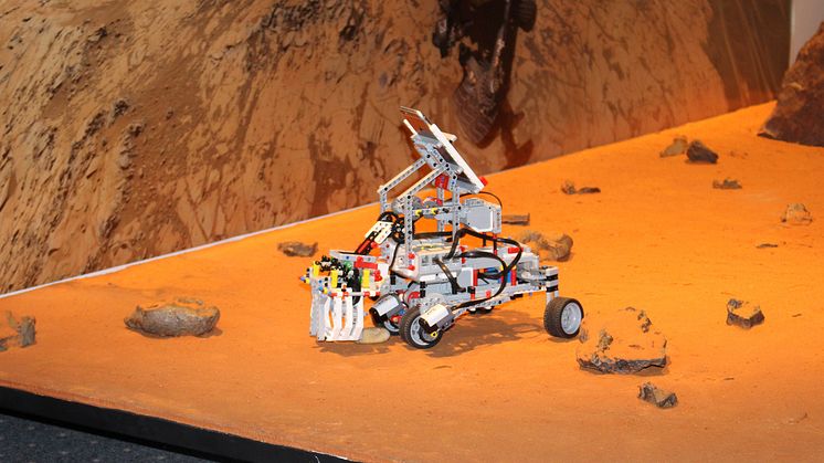 Ein "Mars-Rover" der 4. SIA Robotool bei der Abschlusspräsentation im DLR Berlin.