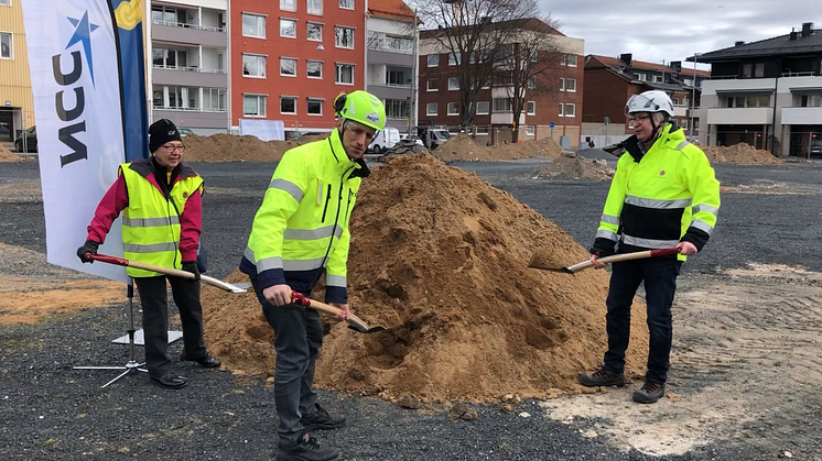 Nu är spaden satt i marken för bygget av HSB brf Fågeln i Jönköping.