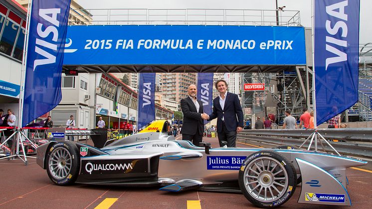 Mark Antipof, director de ventas y marketing de Visa Europe, y Alejandro Agag, consejero delegado de Formula E