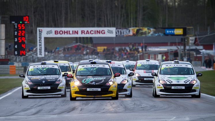 Dubbelseger för Henric Skoog i Clio Cup-premiären