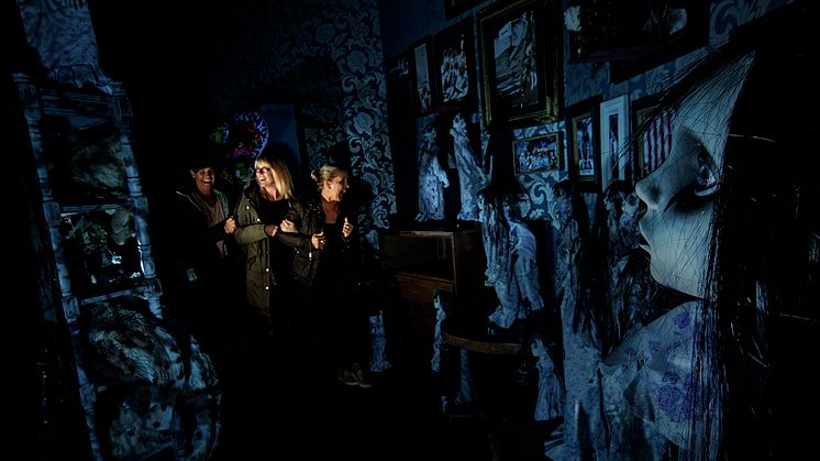 Nytt skräckhus under Halloween på Liseberg: Dockkabinettet
