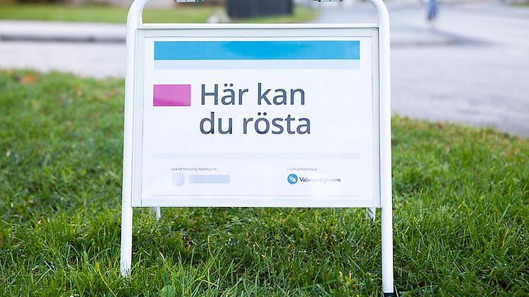 417 valde att lägga sin röst när förtidsröstningen öppnade