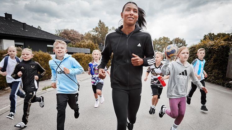 Skolstartskampanjen från INTERSPORT fortsätter att fokusera på sporten i livet: Alla stjärnor – nu börjar det