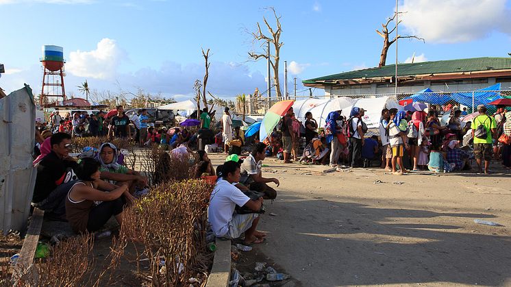 Filippinere der venter på nødhjælp