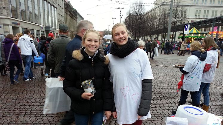 Überwältigender Erfolg beim Spendensammeln: Schüler der Rudolf-Hildebrand-Schule engagieren sich für Bärenherz 