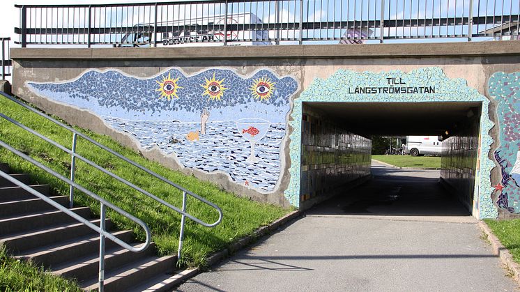 Under sommaren och hösten har mosaiker satts upp på gångtunnlarna vid Eketrägatans hållplats. Den 10 oktober är det dags för invigning. Foto: Trygg, vacker stad