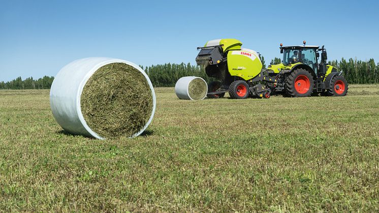 Den nye ROLLANT 540 kan leveres med mulighet for binding med både nett og plast/folie. Sistnevnte legger seg som vist godt over kantene.