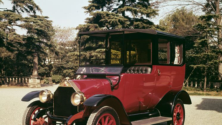 En kopi av Mitsubishi Model A fra 1917 - Japans første serieproduserte bil 
