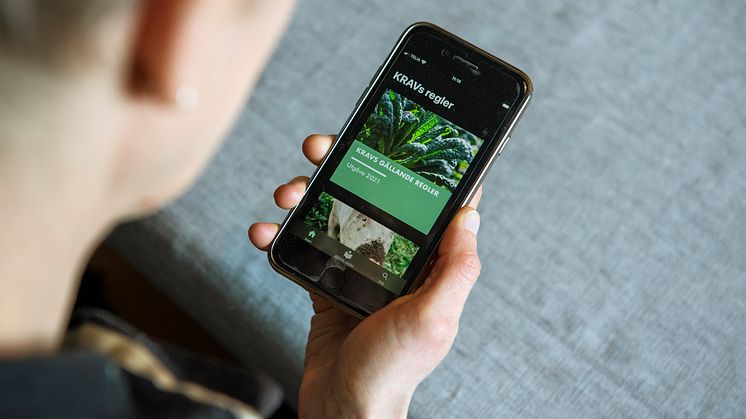 I KRAVs app kan man ta del av reglerna på ett nytt sätt.