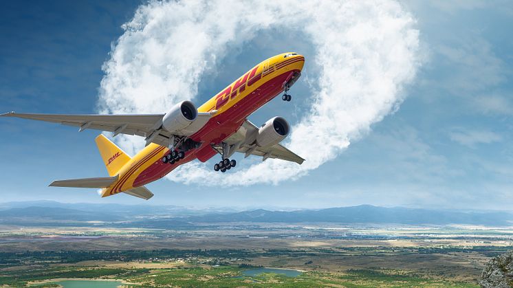 DHL Express inngår historisk store avtaler på mer enn 800 millioner liter bærekraftig flydrivstoff