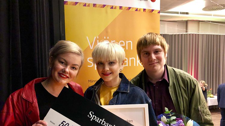 Sanna Kalla, Rebecka Digervall och Thomas Bäcklund Thuneström är glada mottagare av Sparbanken Nords Kulturpris.