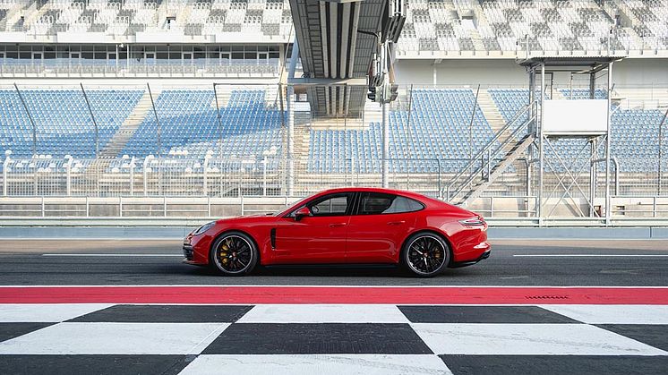 Porsche Panamera kompletteras med två nya GTS-modeller