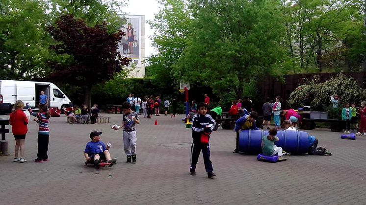 Sportlicher Einsatz für Bärenherz: 77. Grundschule sammelt Spenden