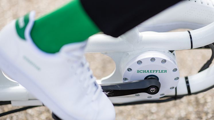 Core component of the system is its pedal generator developed by Schaeffler. It produces constant pedal resistance and provides electricity for the motor in the rear-wheel hub. Photo: Schaeffler (Daniel Karmann)