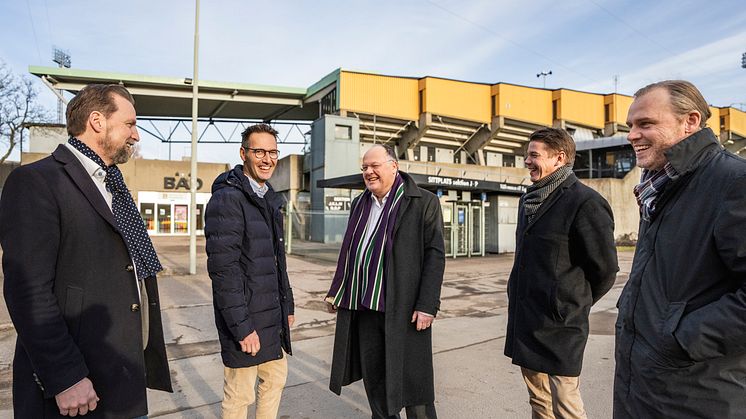 Landskrona stads ekonomichef Samuel Sköld, Landskrona BoIS styrelseordförande Anders Ekbladh, kommunstyrelsens ordförande Torkild Strandberg, Landskrona Bois klubbchef Kalle Olsson och Landskrona stads utvecklingschef Christian Dahl.