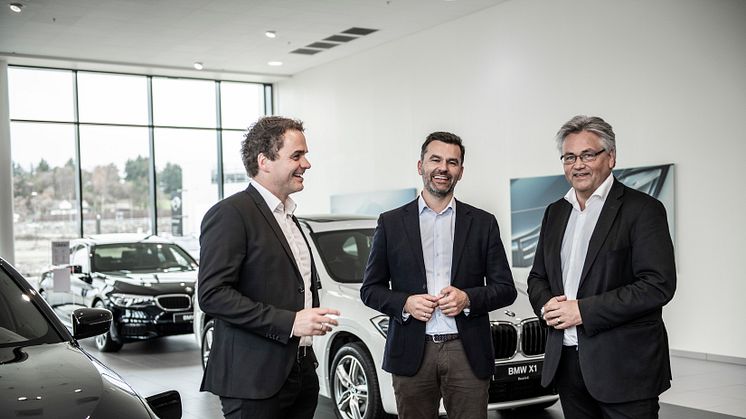 Stig Sæveland (adm. dir. Hedin Automotive), Hallvard Vikeså (påtroppende adm. dir. Bavaria Norge) og Helge Ellingsen (ny adm. dir. Hedin Performance Cars)