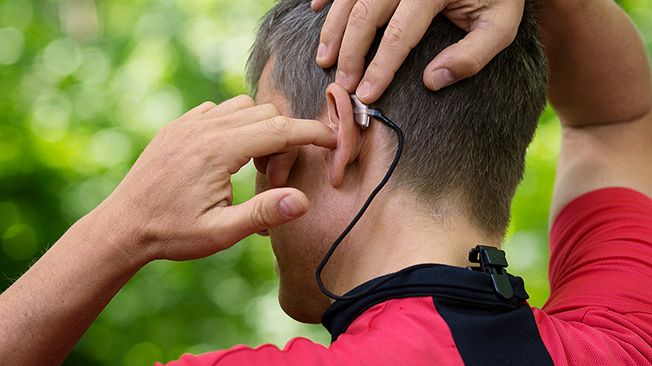 Säkerhetslinan SafeLine hjälper dig att hålla dina hörapparater på plats!