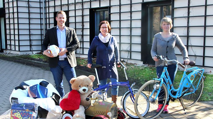 Kaufland Großpösna bringt Geschenke ins Kinderhospiz