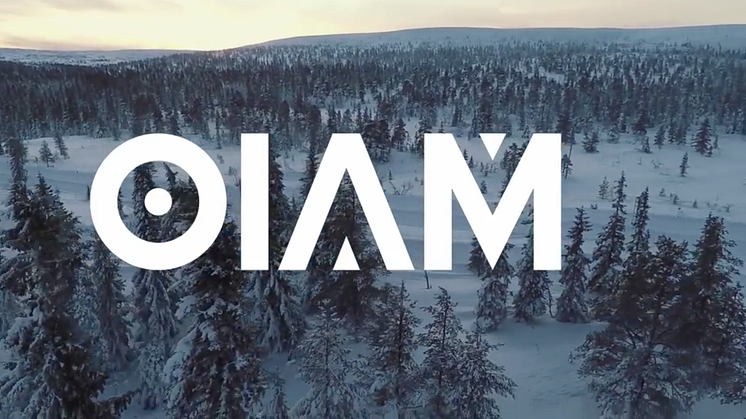 OIAM lånar inspiration från Sällskapsresan till nya musikvideon
