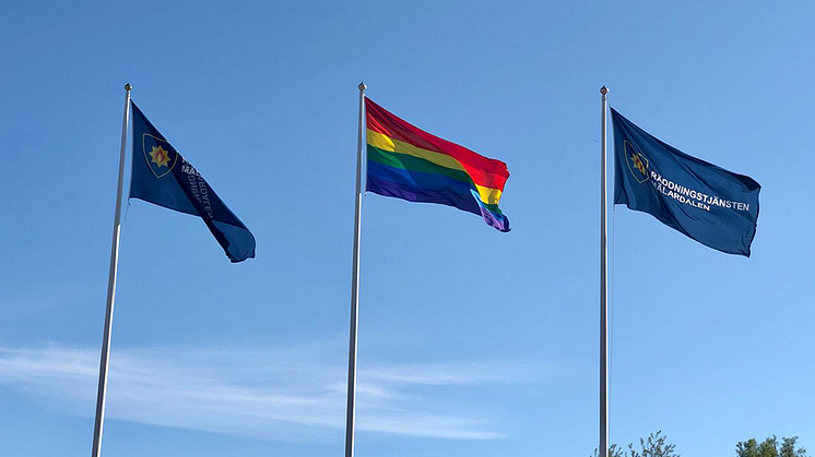 Räddningstjänsten Mälardalen hissar upp Prideflaggor!