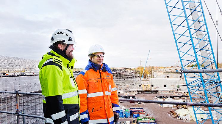 Aren LVIA-projektipäällikkö Jukka Järvinen ja Helsingin kaupungin LVI-projektipäällikkö Erno Sjögren työskentelevät tiiviisti yhdessä Olympiastadionin työmaalla. Historiallisesti arvokas rakennus vaatii monenlaisia erikoisratkaisuja.