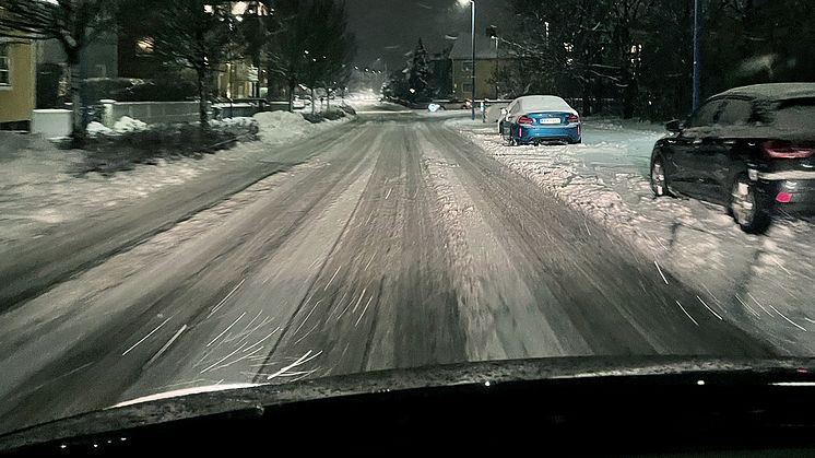 Vinterdäck som är optimerade för bra grepp på snö och is värderas högt av svenska bilister.