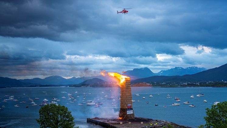 ​Burger King performs epic flame-grilling over 125 ft bonfire