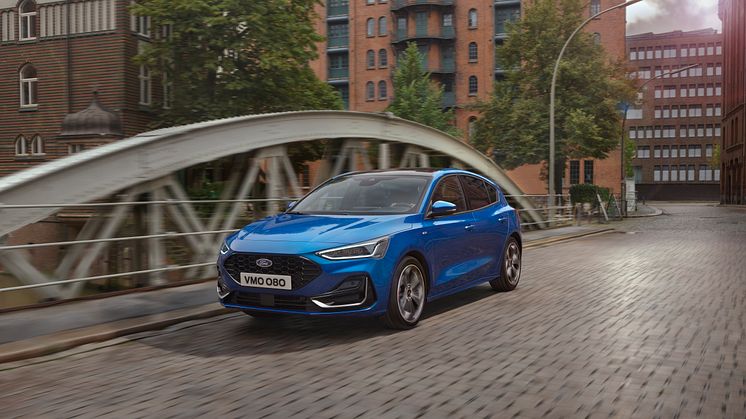 2021_FORD_FOCUS_ST-LINE_OUTDOOR_01