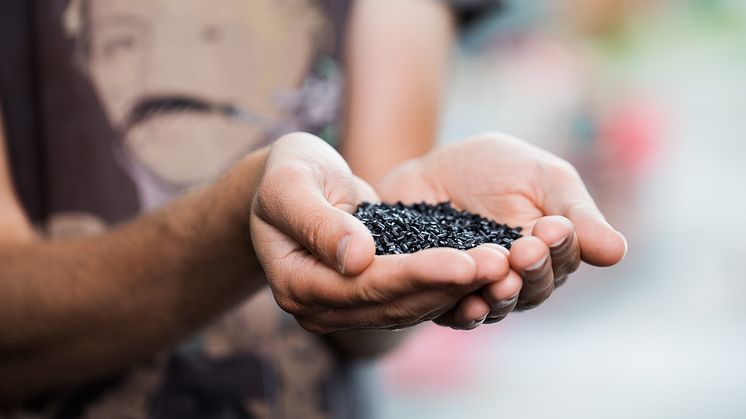 Pellets med grafeninnehåll.