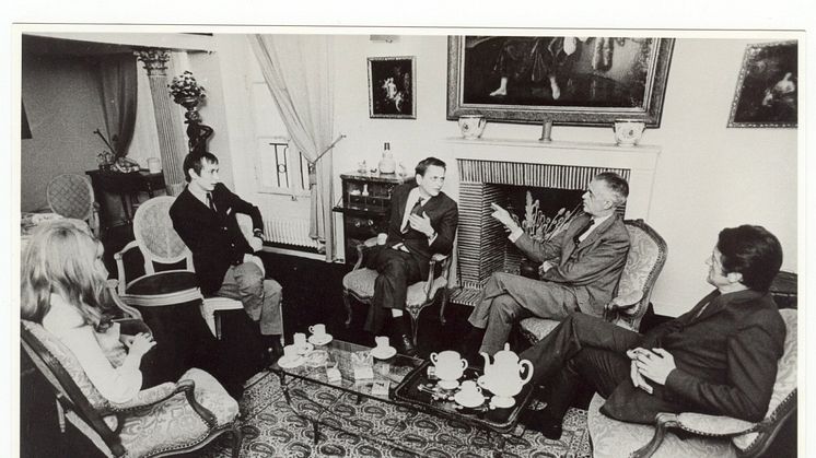 Från vänster: Eva S, Leif Biureborgh,  Olof Palme, då utbildningsminister, Maurice Duverger, statsvetare, och Roland Dumas, advokat och senare utrikesminister i Mitterrands regering