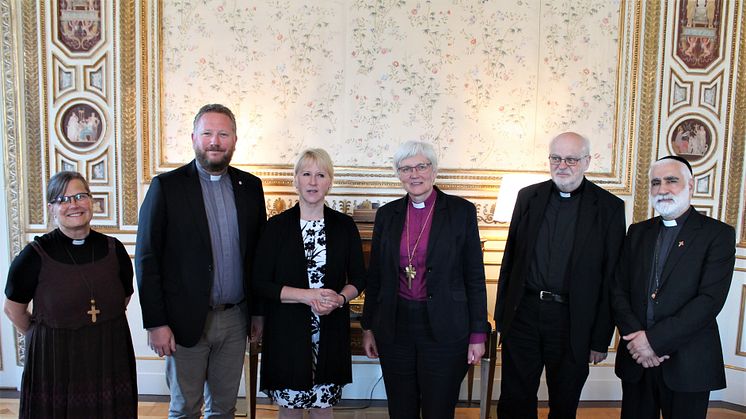 Svenska kyrkoledare mötte idag utrikesminister Margot Wallström på Utrikesdepartementet. Foto: Mikael Stjernberg.