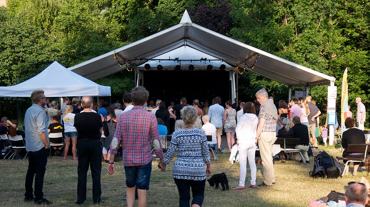 Satsning på salsapremiären i Stadsparken