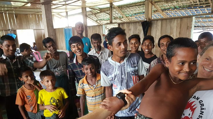 Foto från Clowner utan Gränsers turné i Rakhine, Burma, i juni 2017.