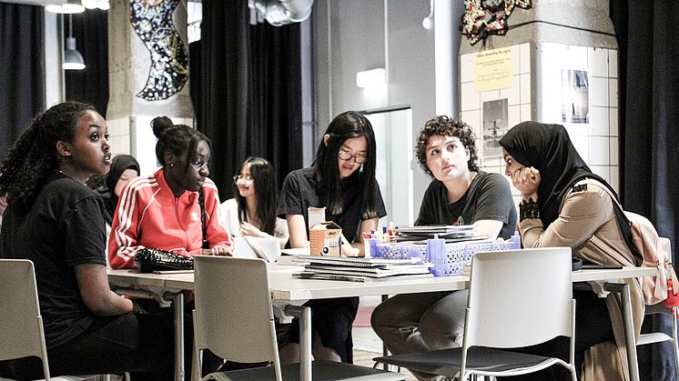 Selma, Marie, Jade, Zhihui, Wiaam och Taskeen. Foto: Mikaela Karlsson
