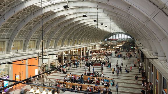 Stockholms central i fokus för resandeundersökningen idag och i morgon tisdag.