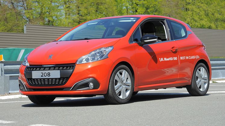 Nya Peugeot 208 BlueHDi sätter bränslerekord med 2,0 l/100 km  