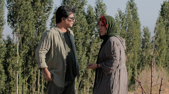 Regissören Jafar Panahi och filmstjärnan Behnaz Jafari spelar sig själva i "3 kvinnor"