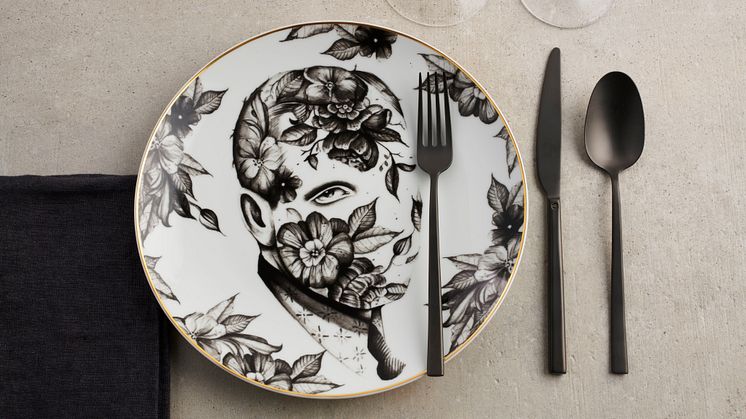 Perfect Match: the new Sambonet cutlery "Rock" in combination with "Cilla Marea", the Rosenthal collection by Italian tattoo artist Pietro Sedda.