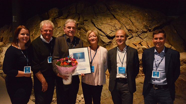 Møre Trafo kåret til "Årets Tafjord EnergiArena-bedrift"! F.v. Camilla Blom , Johan Hustad (NTNU), Knud Stadheim (Møre Trafo), juryleder Annik Magerholm Fet (NTNU) og jurymedlemmene Erik Espeset (Tafjord) og Kjell Slinning (Sunnmørsposten).