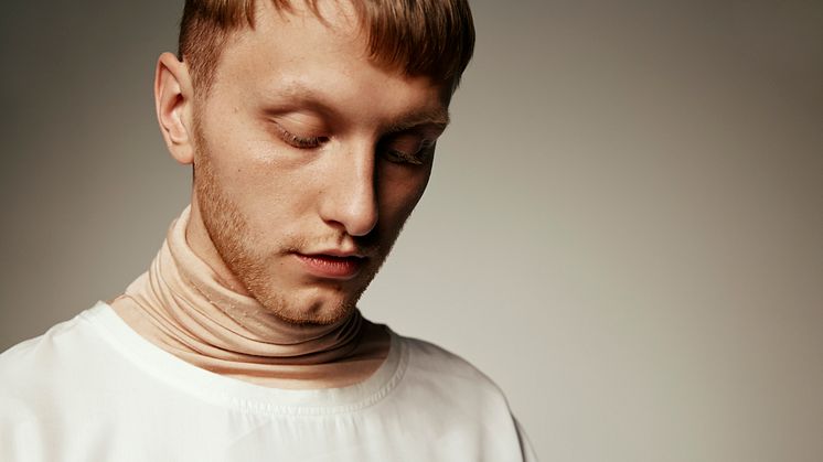 Elias gör upp med sitt förflutna med nya singeln Focus 