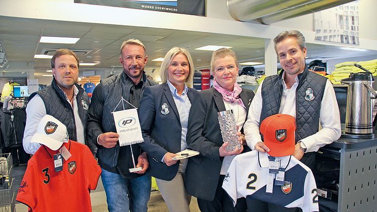 Tony Sandmark, Lasse Rosén, Laila Hjelte, Elisabeth von Wachenfeldt och Roland Hjelte på Industriprofil som blir ett av Norrlands största profilföretag.