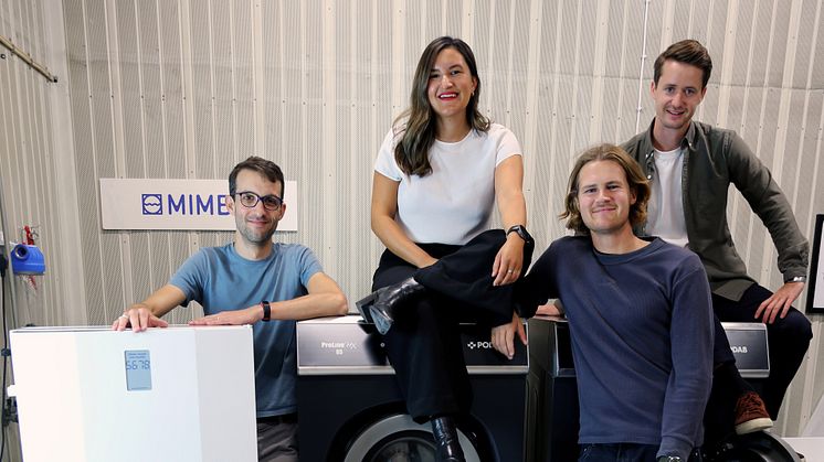 Från vänster tillsammans med Mimboxen finns Nicolas Maxant, Isabella Palmgren, Emil Vestman och Robin Griffiths.